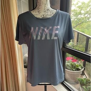 Nike dri-fit top size M NWOT